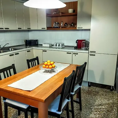 And - Private In Shared Guest house Venice