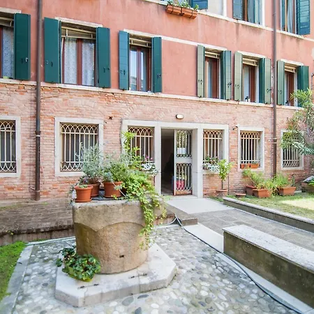Guest house And - Private In Shared 4*