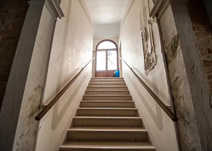 招待所 And - Private In Shared