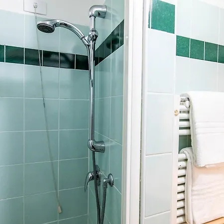 And - Private In Shared 3* Venedik