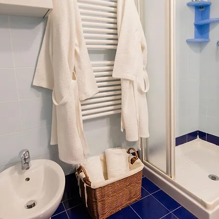 And - Private In Shared Konukevi