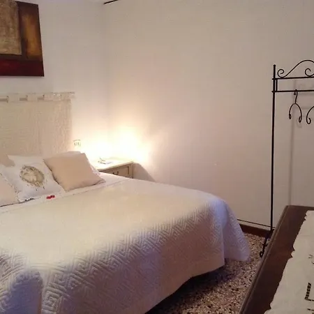 Konukevi And - Private In Shared 3*