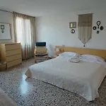 Guest house And - Private In Shared Venice