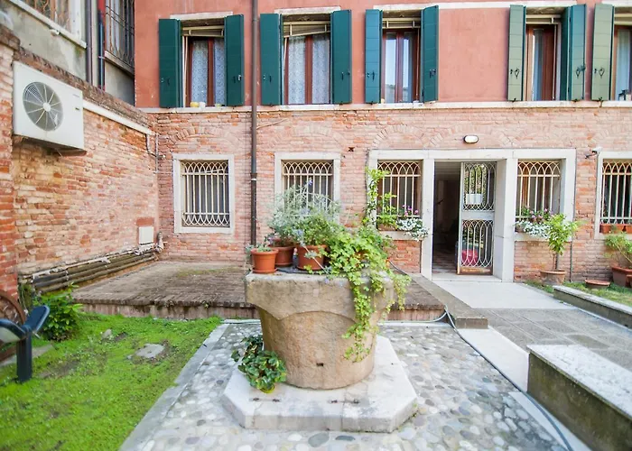And - Private In Shared 3* Venetië